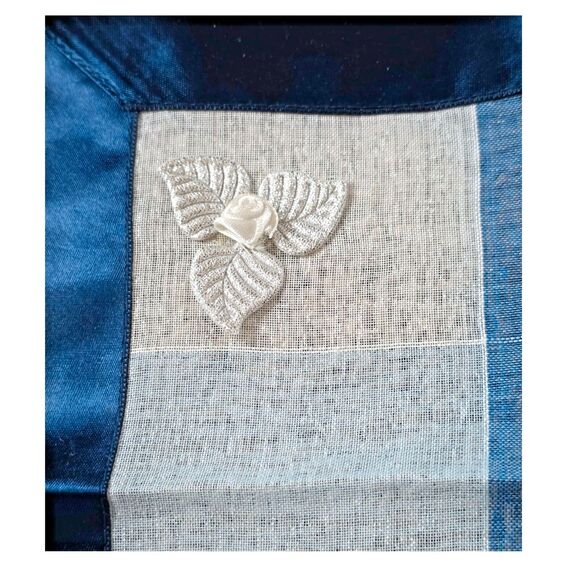 Vintage Hanky with Flower Appliqué Handkerchief Silk Border Linen 9.75 X 9.75" - Picture 2 of 4